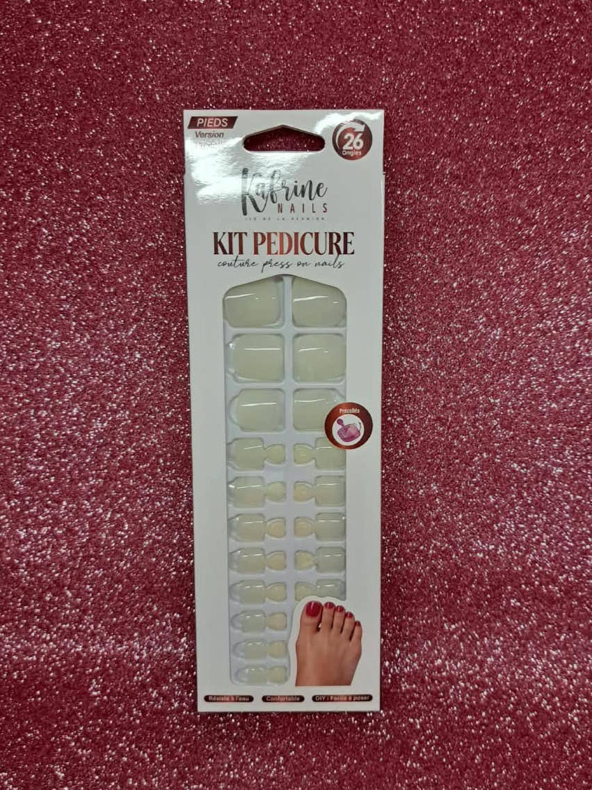 PRESS ON NAIL PEDICURE
